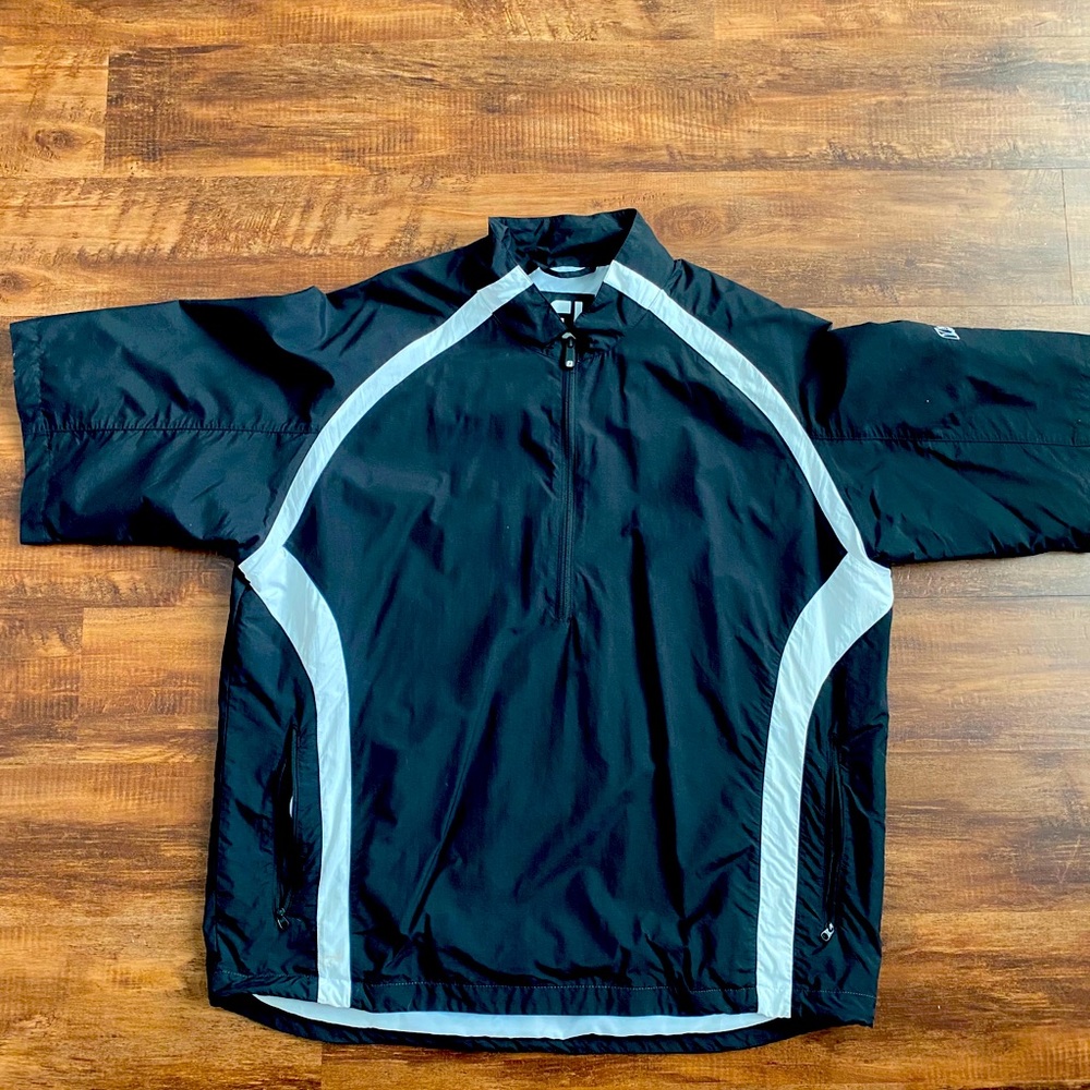 Foot Joy short sleeve rain jacket. Size XL